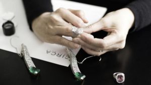 Comment vendre des bijoux de luxe ?