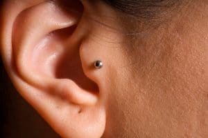 Comment mettre en valeur vos piercings à l’oreille ?