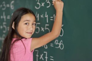 Vos enfants n’aiment pas les maths ? Réconciliez-les avec cette matière